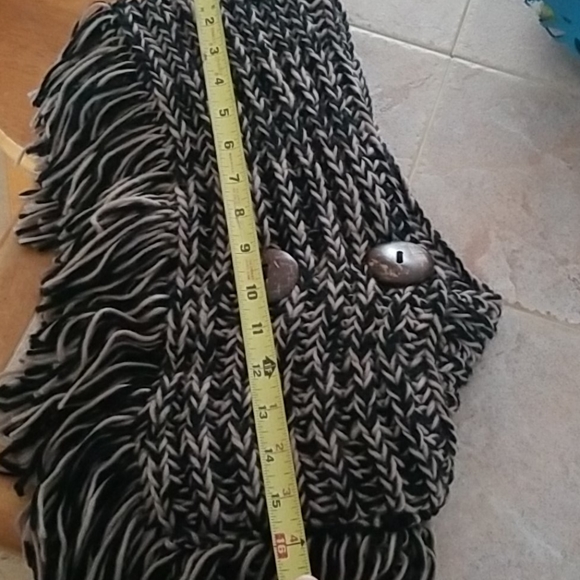 R fashion Apparel Fashion Scarf - Picture 10 of 10